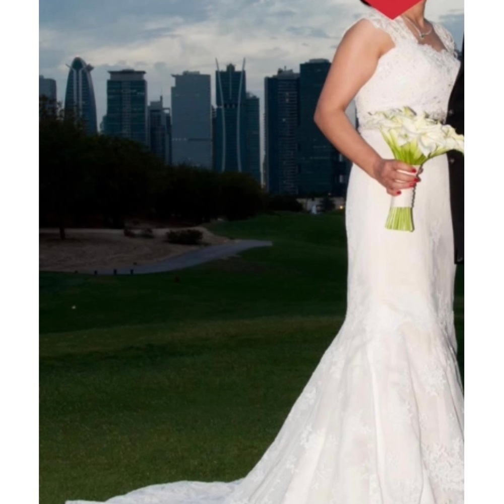 Champagne wedding dress size 8 but it’s more like size 4-6